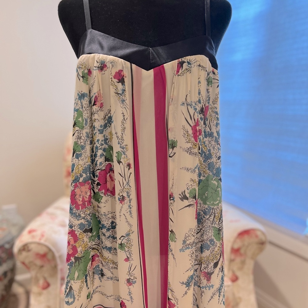 Alice and Trixie cocktail dress with adjustable straps. Size M.